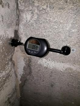 E1-Riss-Messgerät – der elektronische Riss-Monitor - mit QR Code