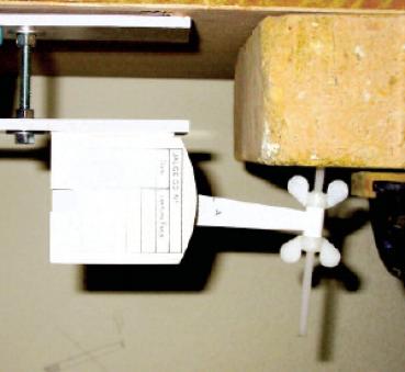 G3-Riss-Messlehre mit QR-Code zur Auswertung perr App