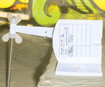 G3-Riss-Messlehre mit QR-Code zur Auswertung perr App