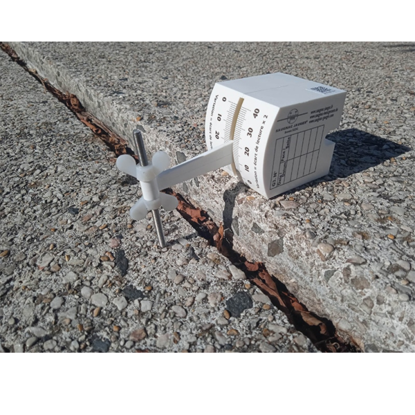 Riss-Messlehre G6 montiert